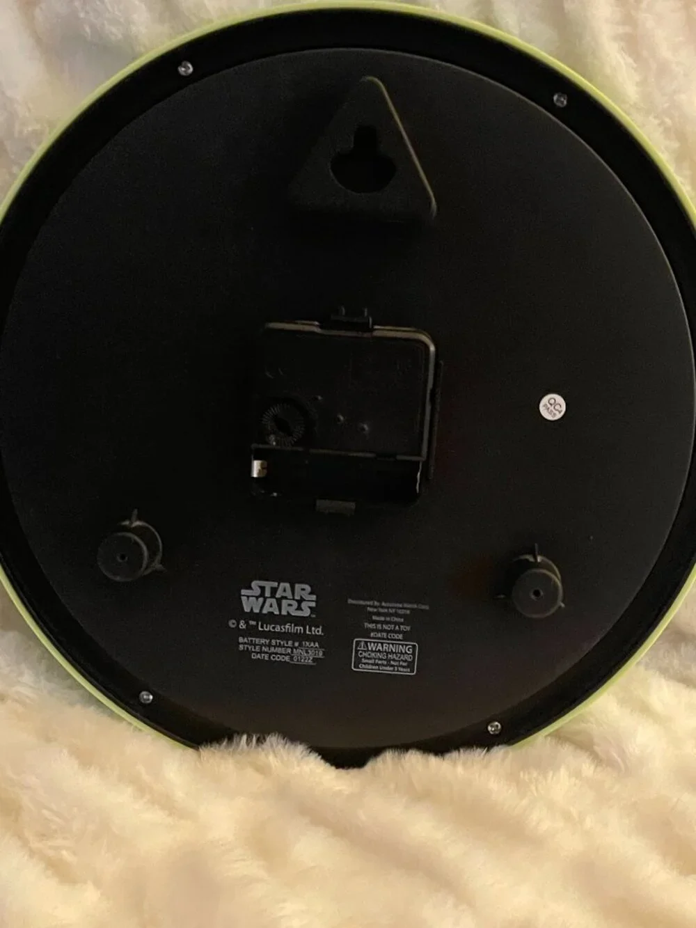 Star Wars Mandalorian Grogu Baby Yoga “Wanted” Analog Wall Clock, 10”
